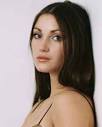http://images2.fanpop.com/images/photos/3300000/Jane-Seymour-Solitaire-bond-girls-3326358-363-450.jpg