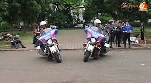 VIDEO: Polwan Atraksi Motor Gede Rayakan Hari Ibu - News Liputan6.com