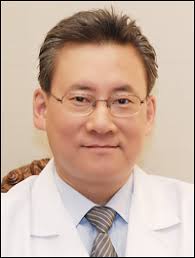 Medical doctor Kim Jin-mok recommends vegetarianism as the best preventive medicine. - 110213_p03_doctors