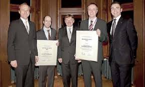 Marc Wannhoff, Kamran Ghoreschi, Thomas Luger, Matthias Goebeler und Andreas Jäckel (von links) Foto: Lucie Richter. Oscar-Gans-Preis – verliehen von der ...