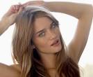 http://www.modelinia.com/__wordpress__/wp-content/uploads/2011/04/rosie-huntington-whiteley.jpg