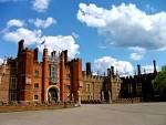 HAMPTON COURT PALACE Half Marathon | Enter Online HereHampton.