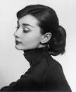 Audrey Hepburn. Murió en 1993, pero sigue siendo un icono; del cine, ... - images?q=tbn:ANd9GcRqtdBe-rxxS_Cg_iM_Pf_g-UwXwua8Qm2ex6NSm0uFZT4tQuYfJArJ6gw