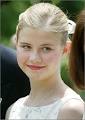 <P>Elizabeth Smart,</FONT> who was reunited with her family - smart2x