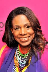Sheryl Lee Ralph&#39;s chocolate locks looked cool and youthful when styled into long waves. - Sheryl%2BLee%2BRalph%2BLong%2BHairstyles%2BLong%2BWavy%2B7tluR8_7opdl