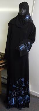 File:Muslim Clothing Abaya.jpg - Wikimedia Commons