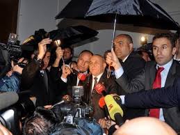 ÖĞRENCİLER VE MUHALEFET