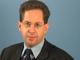 Der Terrorismusexperte Hans-Georg Maaßen wird neuer Präsident des ...