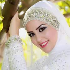 Beauty Guide: Famous Designer/Bridal Hijabs for 2015-16 DIY