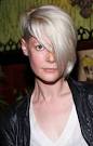 Style Director of ELLE Magazine Kate Lanphear's wacky white hair and trendy ... - 57951978crayolapink1237222009114839am