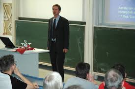 Dr.-Ing. Peter Glösekötter berichtet in seiner Antrittsvorlesung über die Entwicklungen der Nanoelektronik.