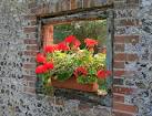 SU6116 : Window in garden wall - via Daymix