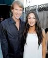 http://www.movie-thoughts.com/wp-content/uploads/2009/10/megan-fox-michael-bay.jpg