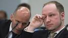 Breivik sa na súde rozplakal