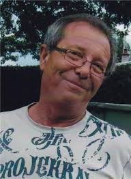 son fils David (Edith), son frère Pierre, - images?q=tbn:ANd9GcS3CM-SYsjOlTiIkat_bTNx4EgXza5qhJZTHDrolEJA7vvdsnIK