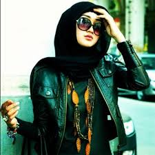 4 Macam Macam Hijab Segi Empat Modern Paling Populer