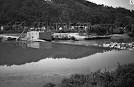 une p�riode d'�tiage (B).