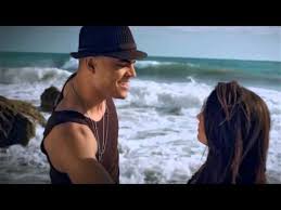 Nayer feat Pitbull Mohombi Suave Kiss Me Klip izle