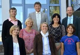 Freude über neues Personal an der Schlüchttal-Schule (von links): Rektor Henning Zillessen, Katja Gayer, Corinna Pieper, Bürgermeister und Schulträger ... - 63611289