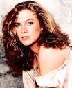 kathleen turner | biography (b - images?q=tbn:ANd9GcSDi-WTTZrng_XUBuji4kXAOAwW8WWIUvJYIh6dogBBnfmxC4fbpbb2eo0