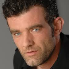 STEFÁN KARL STEFÁNSSON. Aldur, starf, eiginkona og börn? 38 ára, leikari, giftur Steinunni Ólínu og við eigum 4 börn. Hvenær sagðirðu fyrsta brandarann og ... - Spam-Stef%25C3%25A1nKarlos