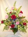 Artistic Flower Arrangement ideas. FREE floral arranging lesson