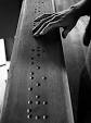 200px-DSC_4050-MR-Braille.jpg