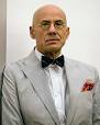 http://upload.wikimedia.org/wikipedia/commons/thumb/d/d8/JamesEllroy.jpg/220px-JamesEllroy.jpg