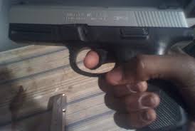 Pictures of Trayvon Martin Holding a Gun, Giving the Finger, Now ... - gun-trayvon