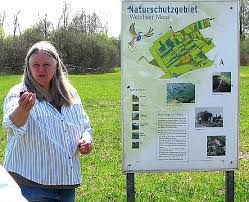 April 2010 wanderten Mitglieder des Landvolks Dachau unter fachkundiger Führung der Diplom-Biologin Beate Hülsen vom Landschaftspflegeverband durch das ...