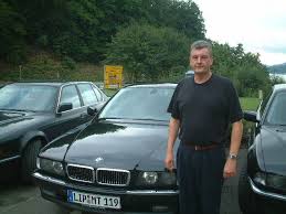 Foto: Michael Többens mit seinem BMW 750iL (