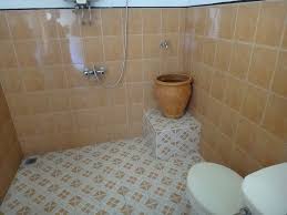 Desain Kamar Mandi Sederhana Bergaya Modern