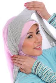 Memilih Jilbab Sesuai Bentuk Wajah | Dinimaulida's Blog