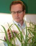 Photo of Steve Kay inspecting