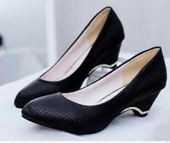 Model Sepatu Kerja Wanita yang Elegan dan Profesional