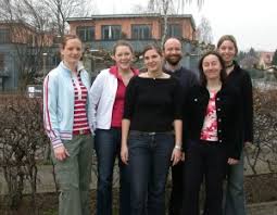 ... Sabine Kozianka und Karen Drews, Dozent Dr. Michael Ewig, Biologie-Lehrerin Christina Ellmann und Studentin Birgit Kondring (von links nach rechts).