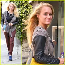 The 22-year-old actress wore a comfy Anna Katherine tee and sweater with her Farbod Barsum purse upon arrival. PHOTOS: Check out the latest pics of Leven ... - leven-rambin-salon-stop