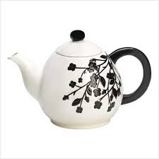 porcelain tea pot