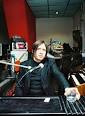 http://upload.wikimedia.org/wikipedia/commons/thumb/d/db/Blixa_Bargeld.jpg/220px-Blixa_Bargeld.jpg
