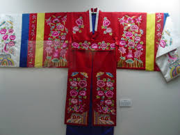 korean haristyle and hanbok Images?q=tbn:ANd9GcSNiOXuauDZad2YWDYgdmyPVR_L3LhcNywDh7CwiK8uSWYwgtAh