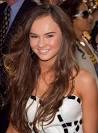 Madeline Carroll's piece-y hairstyle looks so sexy on long hair. - madeline-carroll-long-tousled-brunette