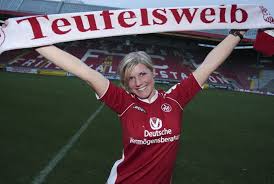 Bildunterschrift: Debby Reuter ist neue Stadionsprecherin beim FCK - Betzenberg mit einziger weiblichen Stimme in der Bundesliga; Dateiname: DebbyReuter.jpg ...