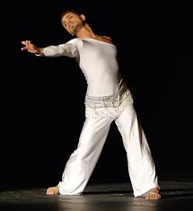 Azad Kaan ist staatlich anerkannterer Dipl.-Tanzpädagoge, Bühnentänzer und Choreograph für orientalische und ...