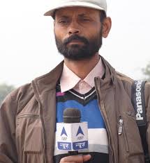 ABP news correspondent Mohammad Khaliq has committed suicide by jumping in front of Neelanchal Express. Police has also recovered suicide note from Khaliq&#39;s ... - mkhaliq1