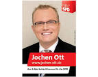 Jochen Ott erläutert zusammen mit Willi Stadoll (Bezirksbürgermeister im ...