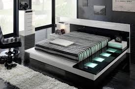 Great Romantic Bedroom Decoration And Design For Couple With ...