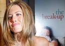 Aniston gaat naakt.