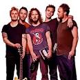 Photo Gallery: <b>Pearl Jam</b> — Mountain View,