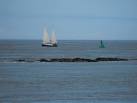 Freedom yacht passes Harry - via Daymix