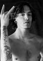 Brandon Boyd: - images?q=tbn:ANd9GcSUUc_MEoN0V-jGWDxKkReb1gybro2uW3mBjXGpD5Q77OLF_YY9BFnSd6g